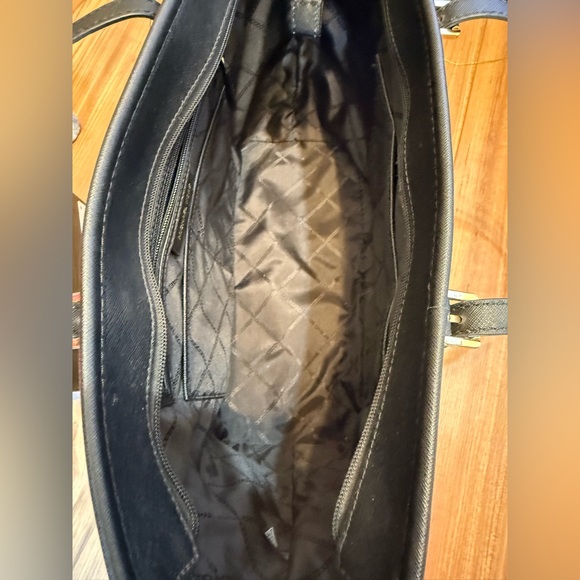 SOLD!! @kaglione MICHAEL KORS Black Jet Set Travel Saffiano Leather Large Tote - Picture 9 of 12
